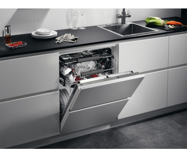 De AEG FSS6370XP vaatwasser inbouw is een volledig geintegreerde vaatwasser, hij gaat mooi op in uw keuken