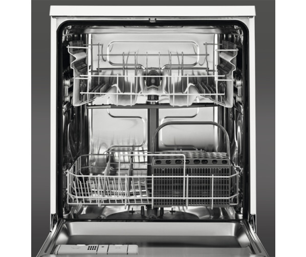Het interieur van de Aeg F56322W0 vaatwasser wit