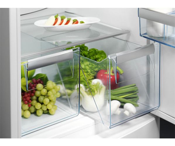 De Aeg S53620CSW2 koelkast wit beschikt over vershoudlades om verse producten vers te houden