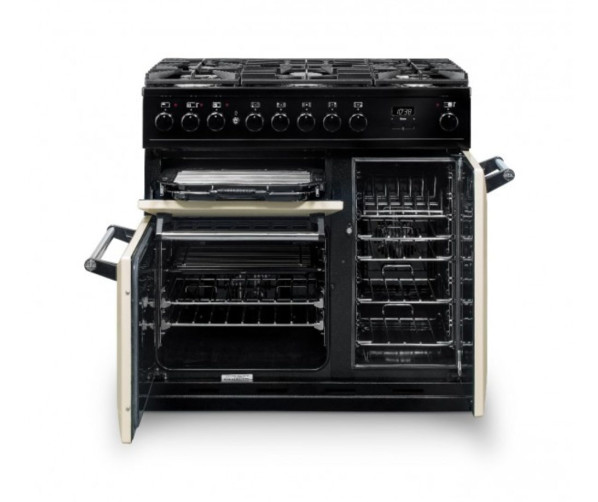 Binnenzijde oven AGA Masterchef Deluxe 90 met meerdere niveaus voor bakken