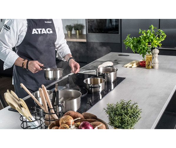 De Atag HI39671TF inductie kookplaatonthoudt de kookinstellingen van een pan 