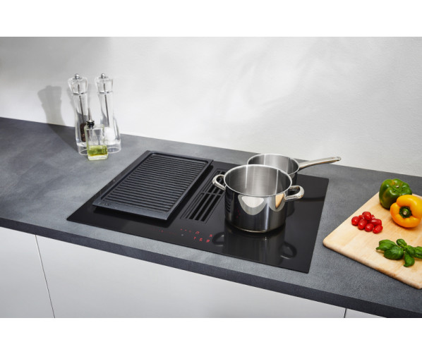 Atag HIDD7472EV inductie kookplaat met afzuiging - 70 cm. breed