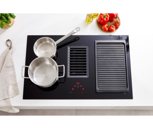 Atag HIDD8471EV inductie kookplaat met afzuiging - 83 cm. breed - zwart