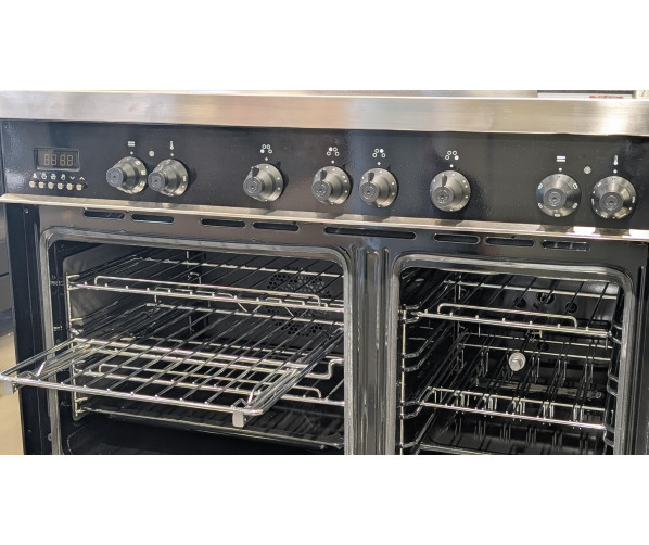 Dubbele oven van Boretti MLI94DZW met 70 en 45 liter inhoud