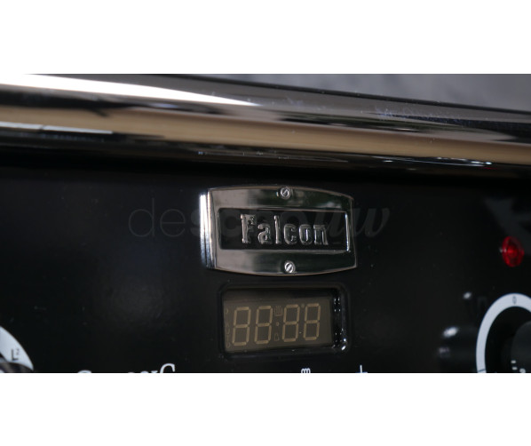 Falcon Classic Deluxe 100 inductie fornuis in de kleur zwart met chroom beslag
