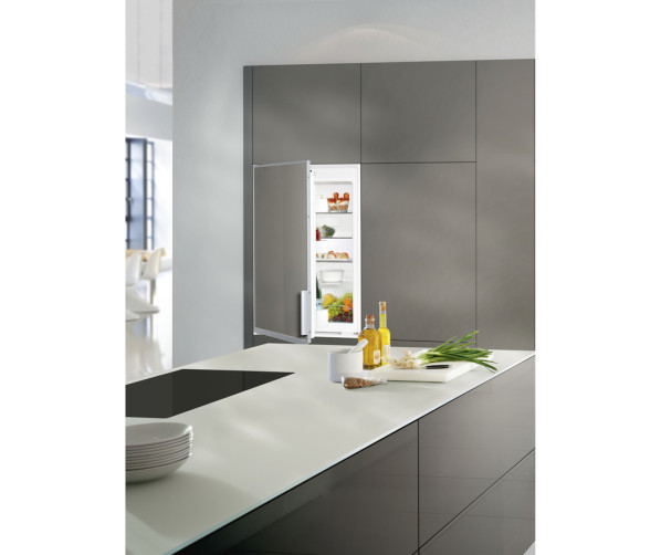 De Liebherr EK1620 inbouw koelkast is volledig te integreren in uw keuken