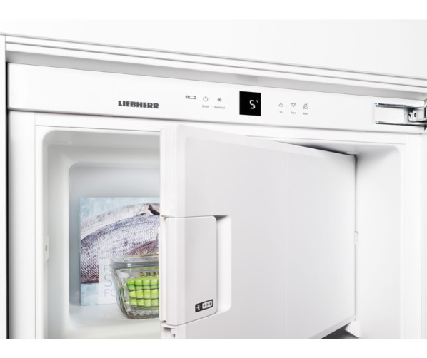Foto van het bedieningspaneel van de Liebherr IKBP3564 welke voorzien is van een display