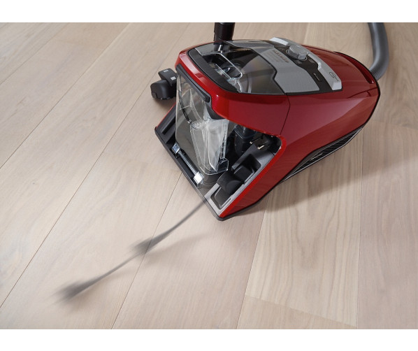 De Miele Blizzard CX1 Red Powerline stofzuiger heeft een aktieradius van 11 meter en kan daarmee grote ruimtes reinigen