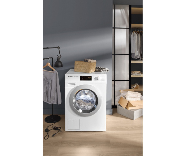 Praktisch bij de Miele WDB030WCS is de zeer eenvoudige bediening met tiptoetsen