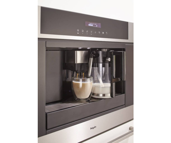 De bediening van de Pelgrim IKM614RVS inbouw koffiemachine bevindt zich aan de bovenzijde en beschikt over tiptoetsen