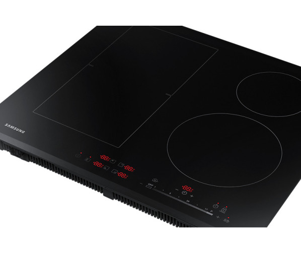 Praktisch is de touch control bediening op de Samsung NZ64K5747BK inductie inbouw kookplaat