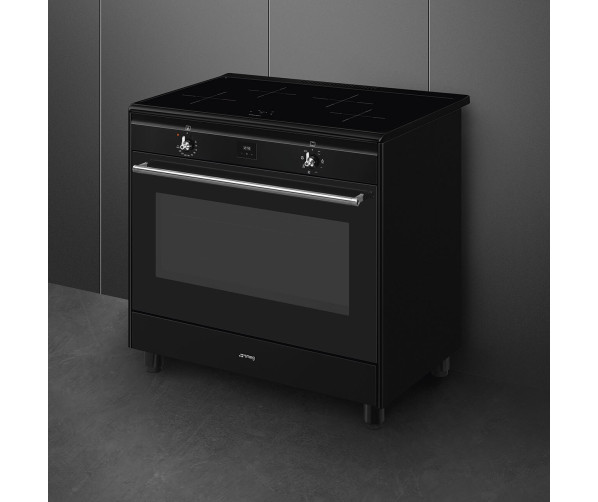De Smeg CX91IMBL beschikt over een strak design in 90 cm breed met 4 zones