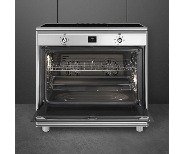 Dankzij de dubbele ventilator in de oven wordt de warmte gelijkmatig verdeeld