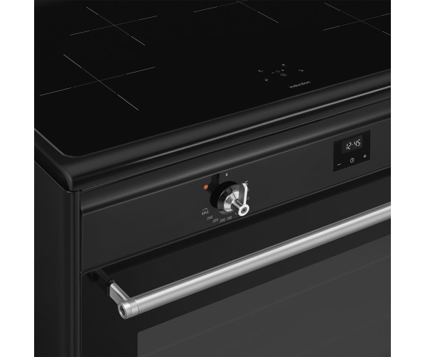 De CX91IMBL is een zwart inductie fornuis met rvs accenten in knoppen en greep