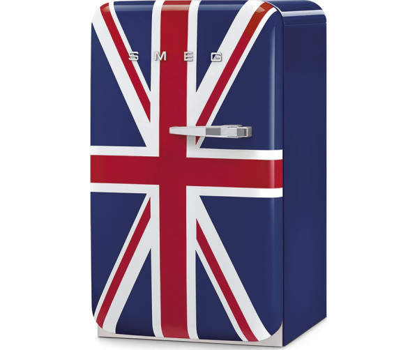 De Smeg FAB10LDUJ5 heeft de Union Jack vlag afgebeeld op de deur