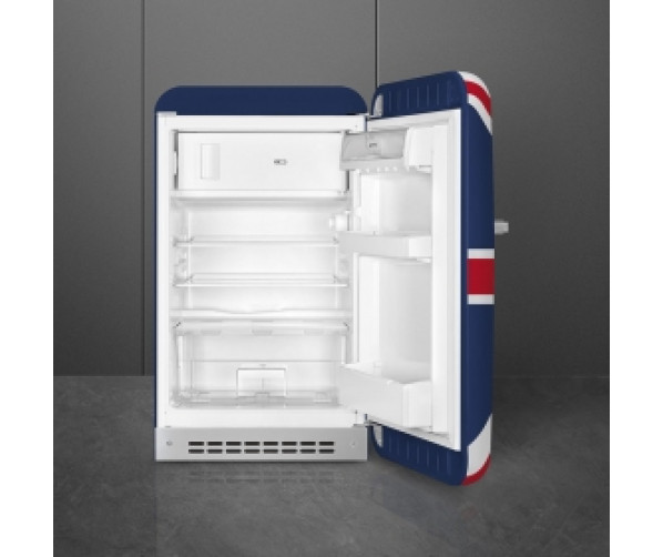 Het interieur van de Smeg FAB10RDUJ5 koelkast Union Jack (Engelse vlag)