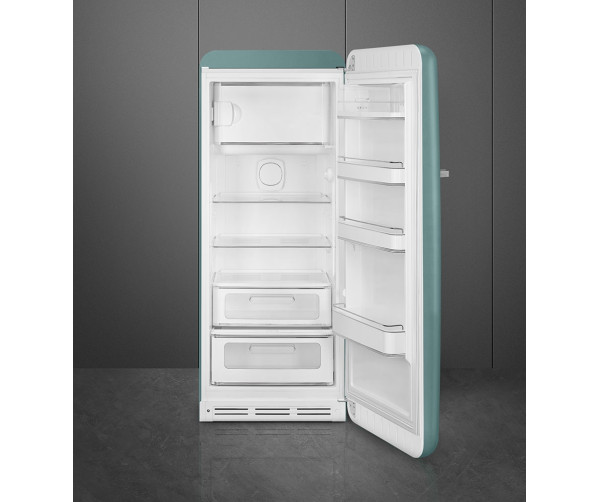 Het interieur van de Smeg FAB28RDEG5 koelkast groen