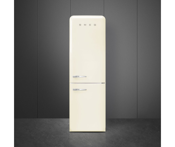 Smeg FAB32RCR5 retro jaren 50 koelkast crème - rechtsdraaiend