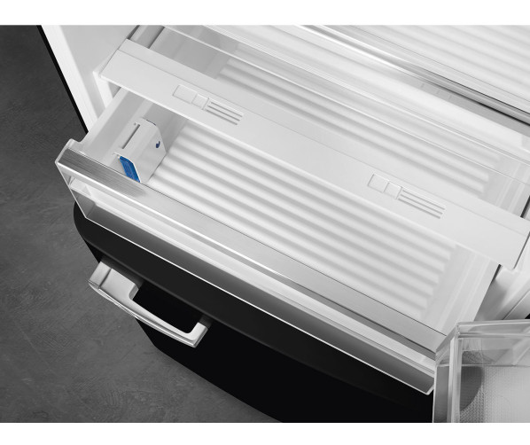 Pratkisch is de 0 graden Life Plus lade in de Smeg FAB38RBL5 koelkast