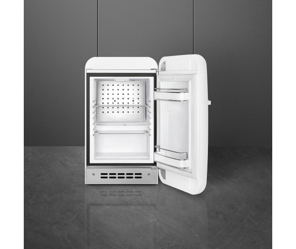 Het interieur van de Smeg FAB5RWH5 minibar wit