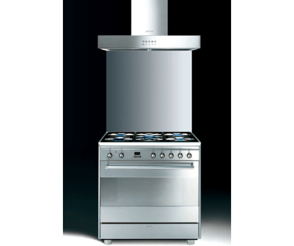 Het Smeg SNL81MFX5 fornuis is desgewenst te combineren met 80 cm. brede achterwand en afzuigkap (KAP800X)