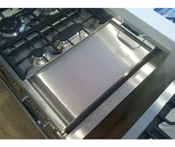 De Smeg TPKX bestaat uit meerdere lagen roestvrijstaal welke voor de warmtevastheid van het product zorgen. Dit zorgt uiteindelijk voor de perfecte bakprestaties