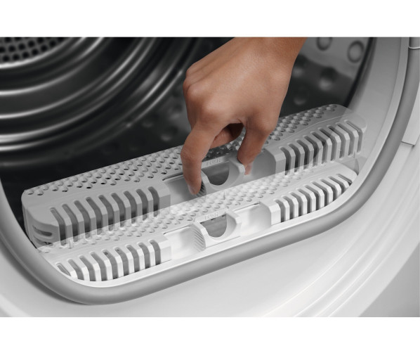 Filter in de deur van de AEG TR979M8CS warmtepompdroger