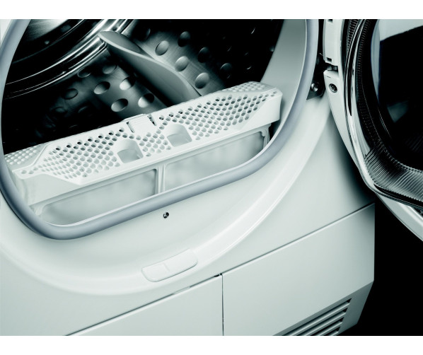 De Aeg T67682NIH warmtepomp droger is voorzien van handig uitneembaar filter