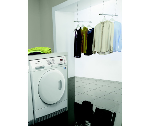 De Aeg T67682NIH warmtepomp droger is met 62 dB uiterst stil voor een droger