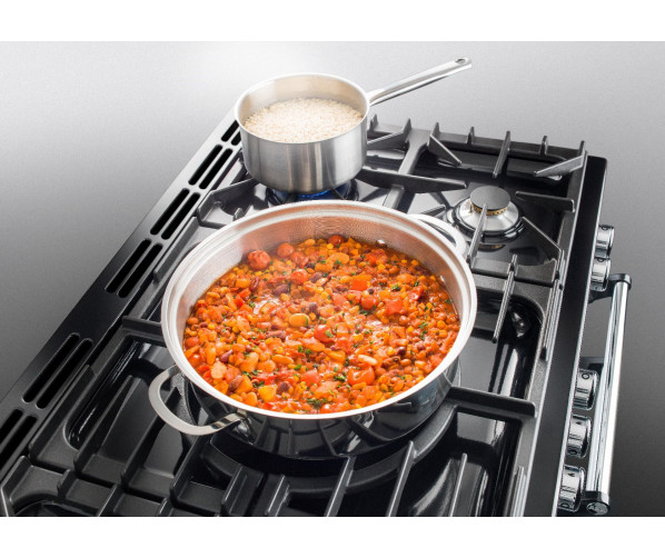 Koken met het AGA eR3 90 fornuis - ruime ovens en krachtige kookzones