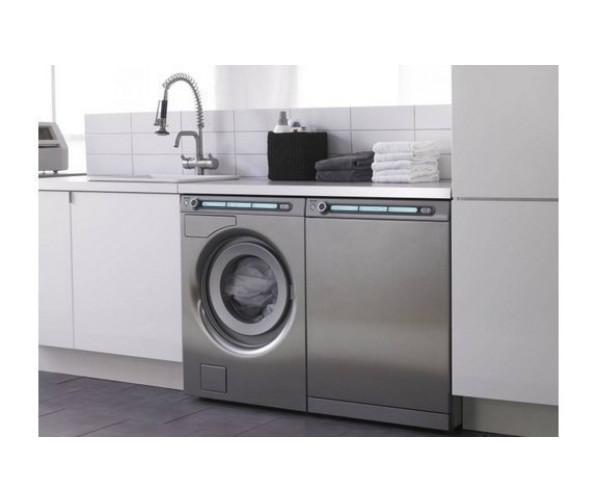 Prachtige wasmachine en droger in het roestvrijstaal: De Asko T794C RVS gecombineerd met de W6984 RVS.