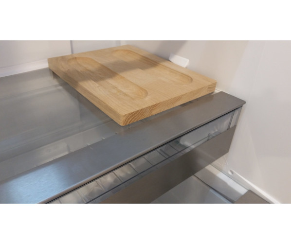 Foto van het interieur van de Asko welke fraai afgewerkt is met rvs strips