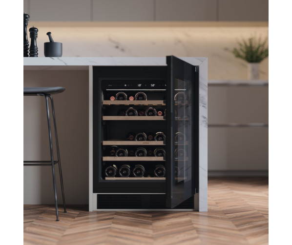 Atag KU8571K1C onderbouw wijnkoelkast - zwart glas