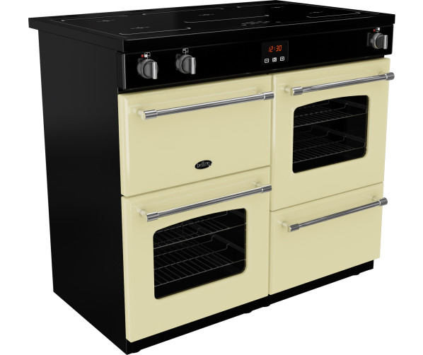 De Farmhouse 100 EI crème is voorzien van drie verschillende soorten ovens en heeft een opbergvak rechtsonder