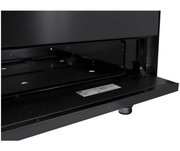De Boretti MFBI901AN heeft een ruime opbergplek voor roosters en bakplaten onder de oven