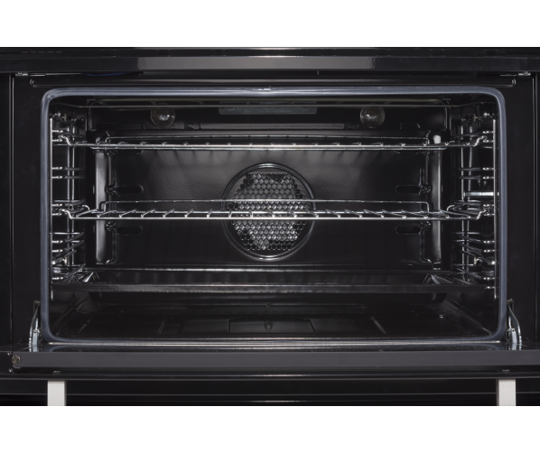 Foto van de ruime multifunctionele oven in de Boretti VP96ZW DF. Deze heeft een inhoud van 89 liter en een energieklasse A label