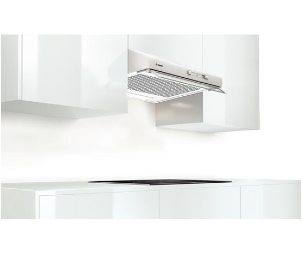 De Bosch DHU642D onderbouw afzuigkap wit is direct onder een kast of aan de muur te monteren