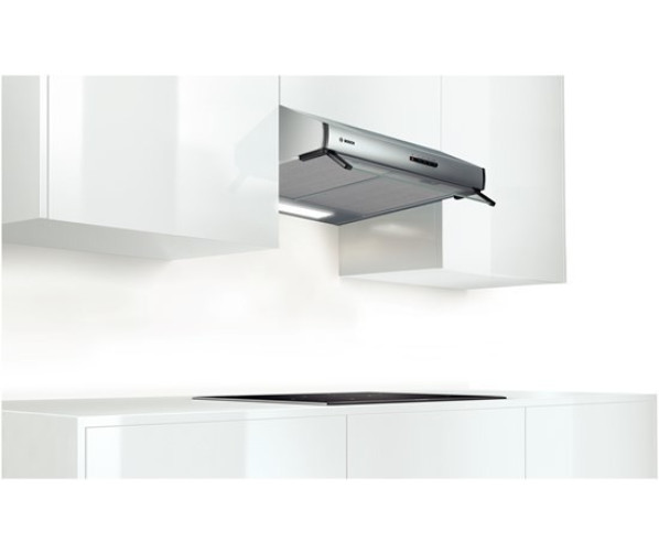De Bosch DHU675U onderbouw afzuigkap kan direct onder een kast of aan de muur worden gemonteerd
