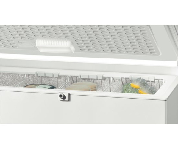 De Bosch GCM33AW40 vrieskist wit heeft een inhoud van 274 liter