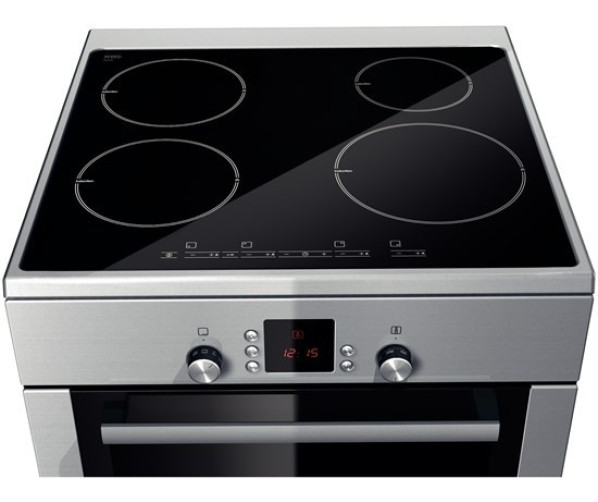 Het Bosch HCE748453 fornuis RVS is voorzien van een inductiekookplaat met 4 pitten