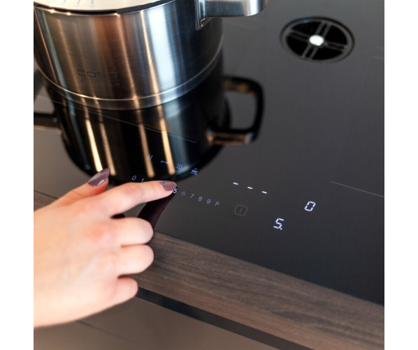 CASO C8 Air EK inductie kookplaat met afzuiging - 80 cm. - 4 zones