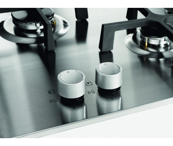 De Electrolux EGU6648LOX kookplaat beschikt over fraaie grote design knoppen.