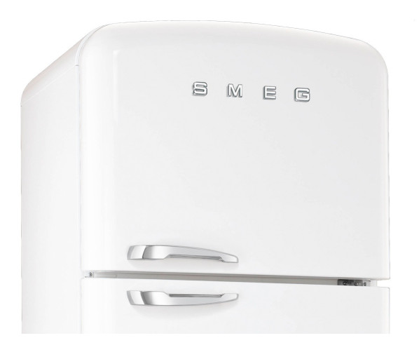 De Smeg FAB50B heeft een no-frost vriesgedeelte aan de bovenzijde