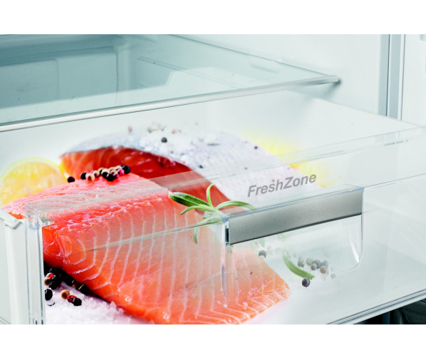 De Gram KF 6376-90 FN X is uitgevoerd met een aparte FreshZone met telescopische geleiders en SoftClose systeem