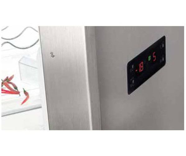 De Gram KF 6376-90 FN X heeft een strak design dankzij de U-profiel greep en de TouchControl bediening