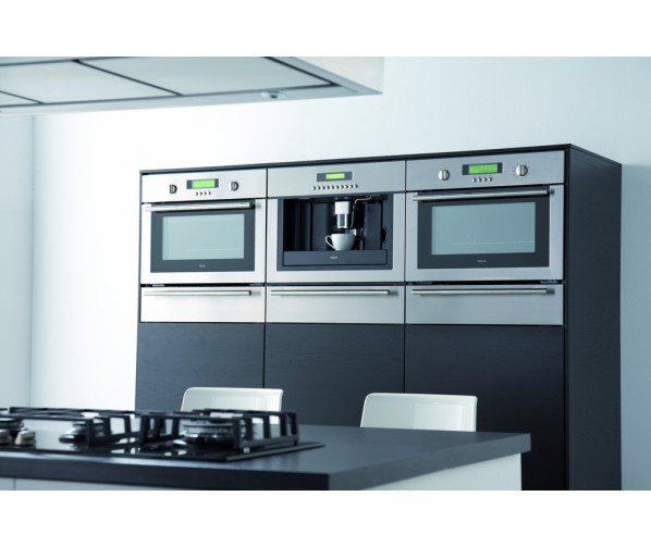 De PELGRIM inbouw koffiemachine IKM540RVS gecombineerd met bijpassende combi magnetron en oven