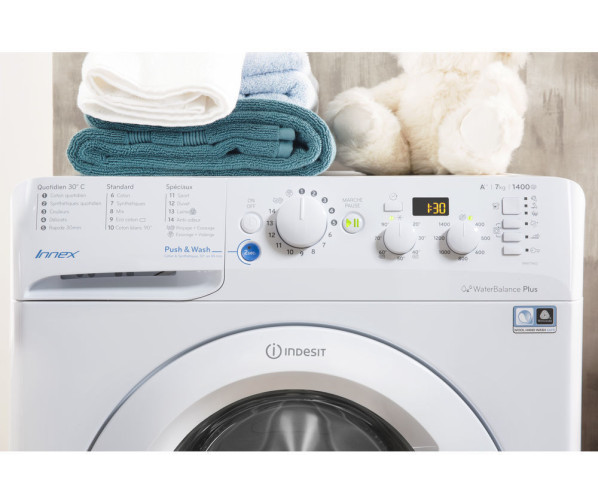 Het bedieningspaneel van de Indesit BWE 71452 W NL wasmachine is in het Nederlands