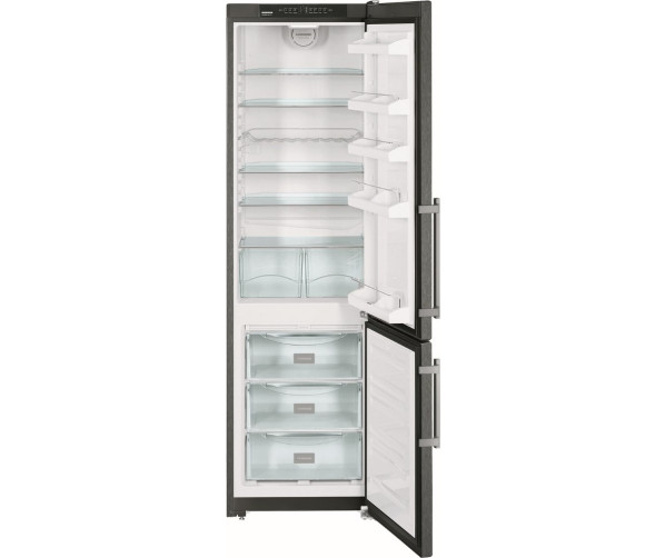 De Liebherr CNPbs4013 koelkast zwart is erg ruim met een totale inhoud van 281 liter
