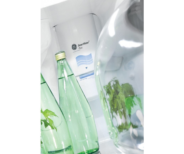 BInnenin het koelgedeelte van de ioMabe ORE24CGF WW zit een intern waterfilter