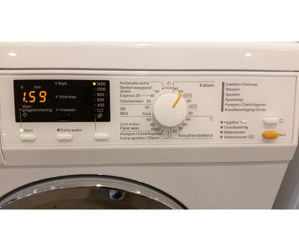 Foto van het bedieningspaneel van de Miele WDA 210 WPM